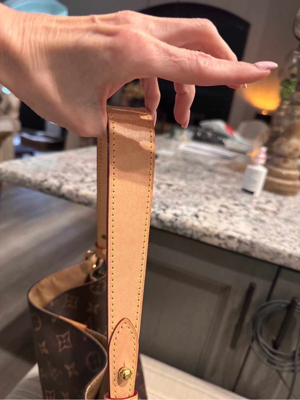 Louis Vuitton Monogram Canvas Shoulder Bag in Brown with Tan Trim - Picture 9 of 9